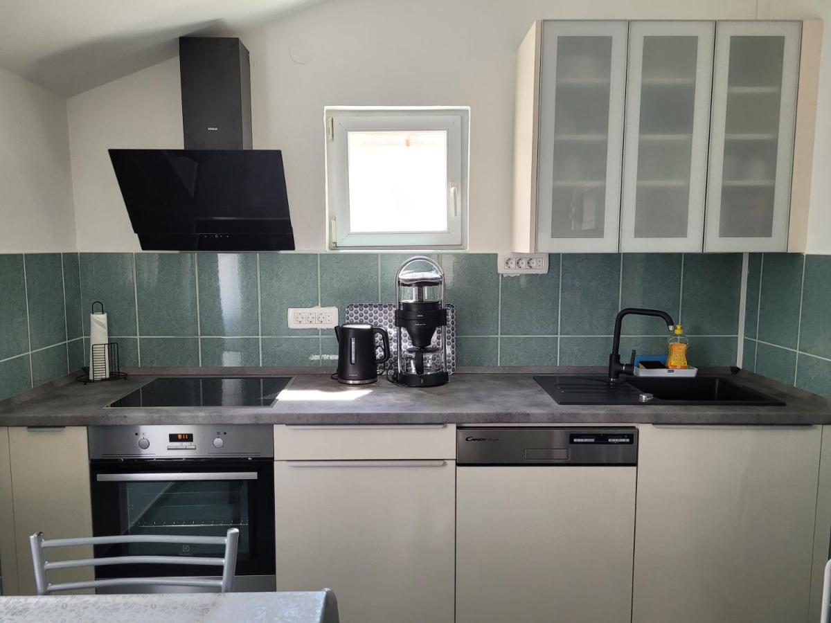 Lipa Mare Vir Apartment Екстериор снимка